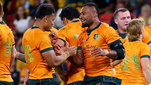 Australia beat South Africa to close gap