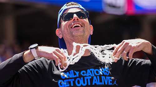 Gators celebrate title with 60K fans at the Swamp