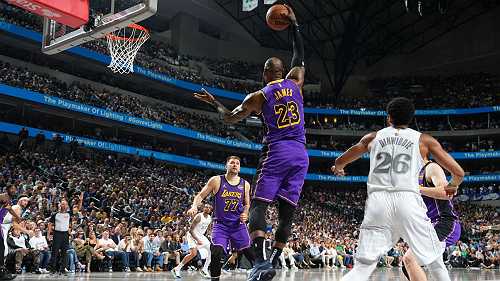 What's behind this stifling, confusing LeBron-led Lakers defense What's behind this stifling, confusing LeBron-led Lakers defense