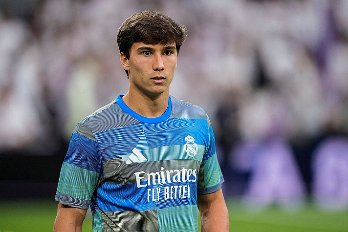 Real Madrid have been surprised by young striker Gonzalo García’s decision to refuse an exit in...